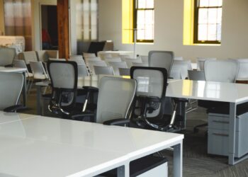 Digital Nomad Gear Guide: Setting Up the Perfect Remote Workspace Anywhere in the World